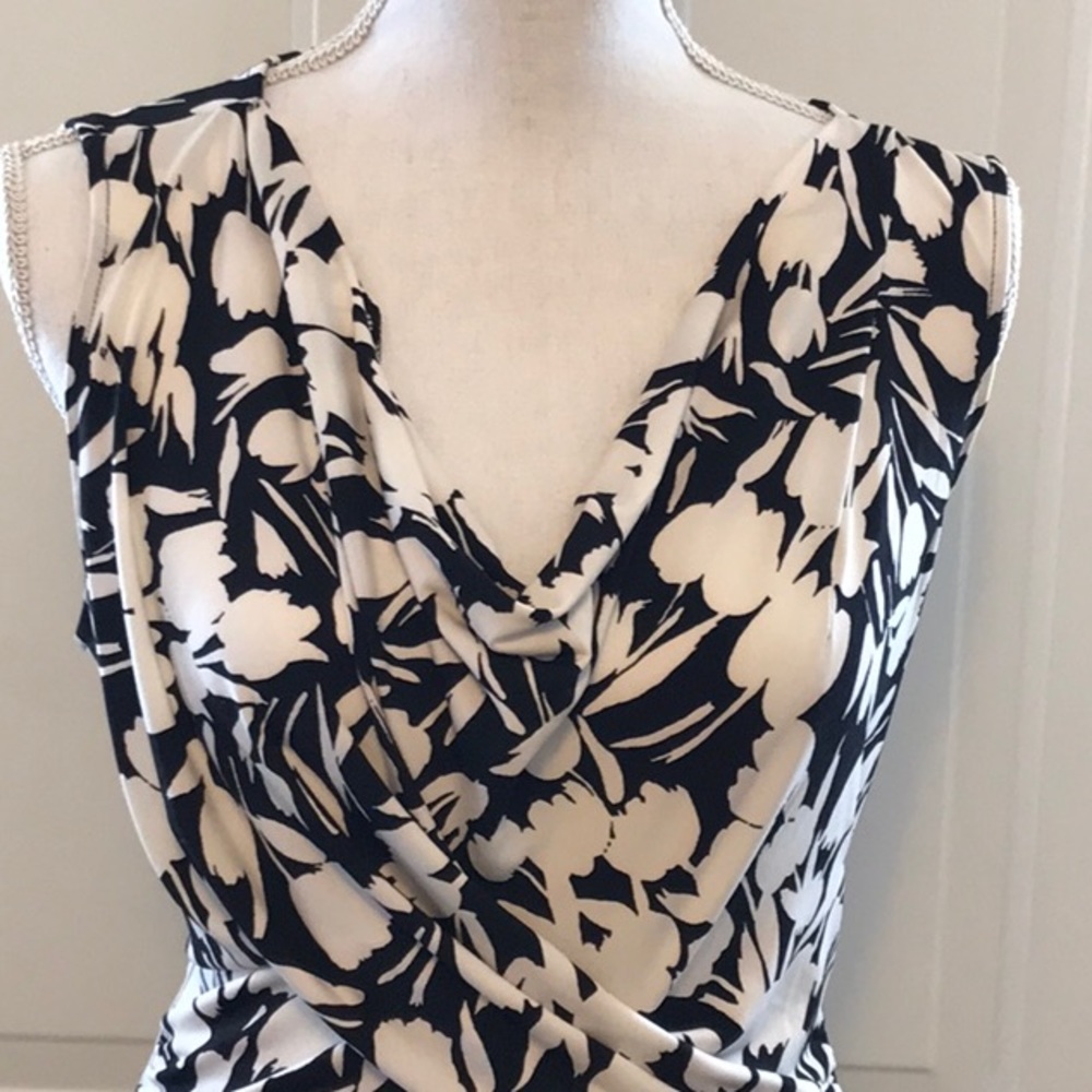 NY and C Black and white slimming top